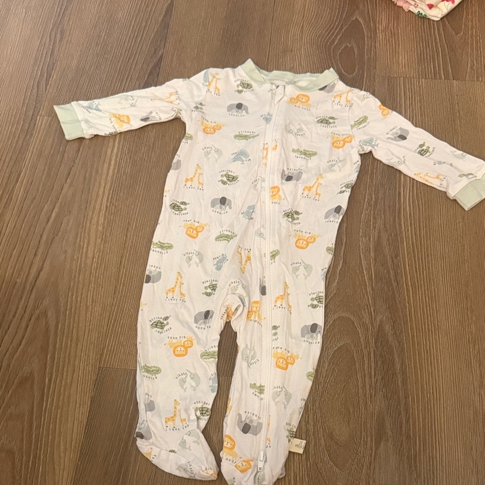 NWOT Milkberry unisex zoo animals bamboo viscose footie